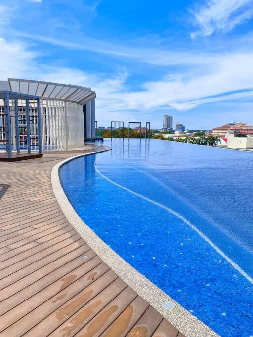 Netflix 2 Bedroom Troika Kota Bharu Homestay 1812 Екстериор снимка