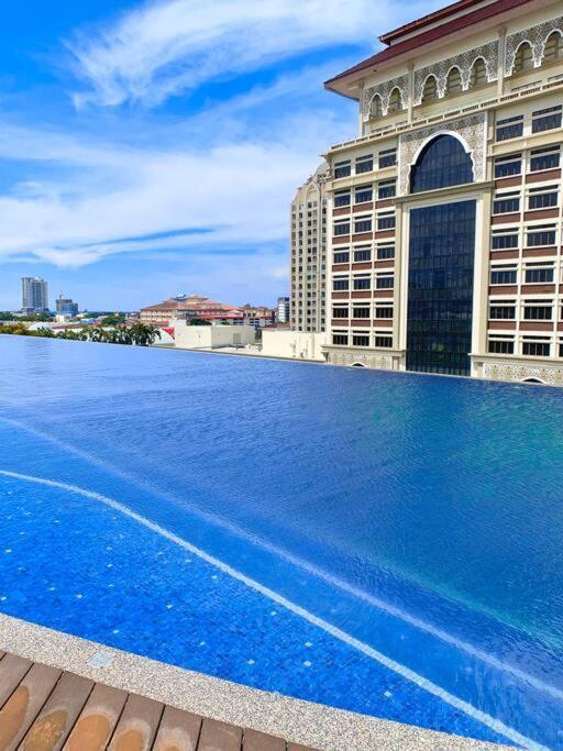 Netflix 2 Bedroom Troika Kota Bharu Homestay 1812 Екстериор снимка