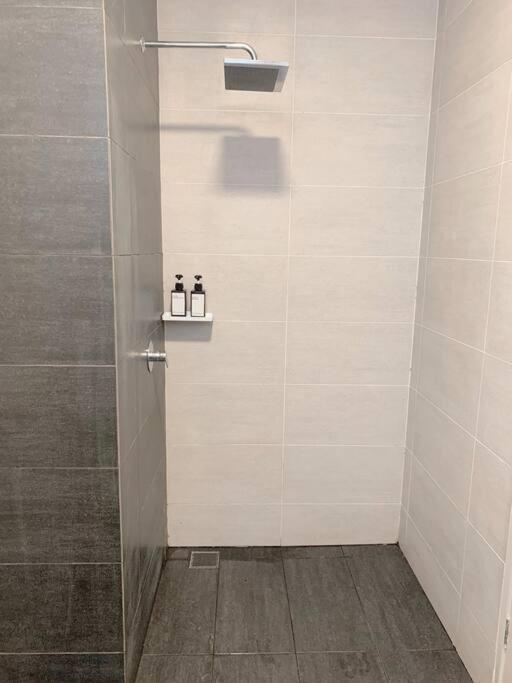 Netflix 2 Bedroom Troika Kota Bharu Homestay 1812 Екстериор снимка