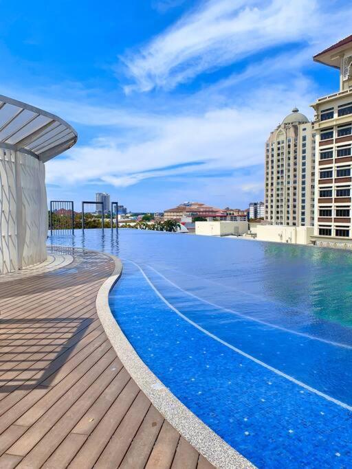 Netflix 2 Bedroom Troika Kota Bharu Homestay 1812 Екстериор снимка